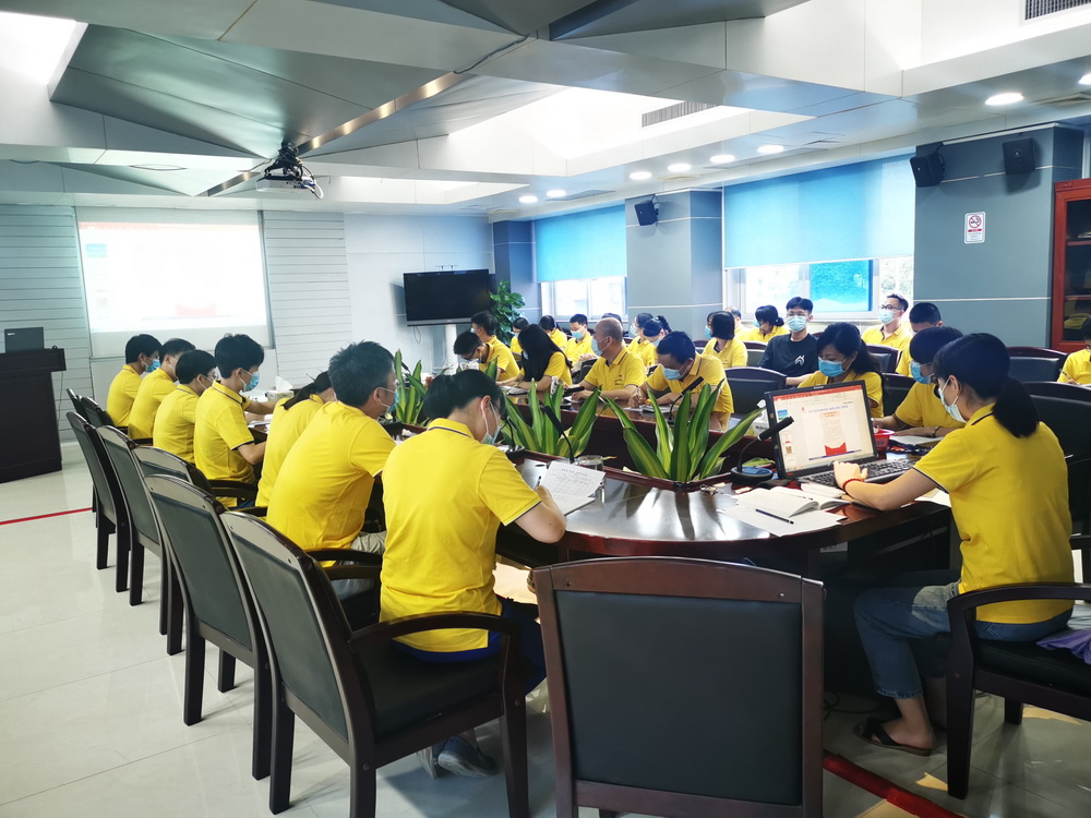 分享经典 共话书韵——创新研发中心党支部进行 “爱想书、读好书、善想书”悦读会